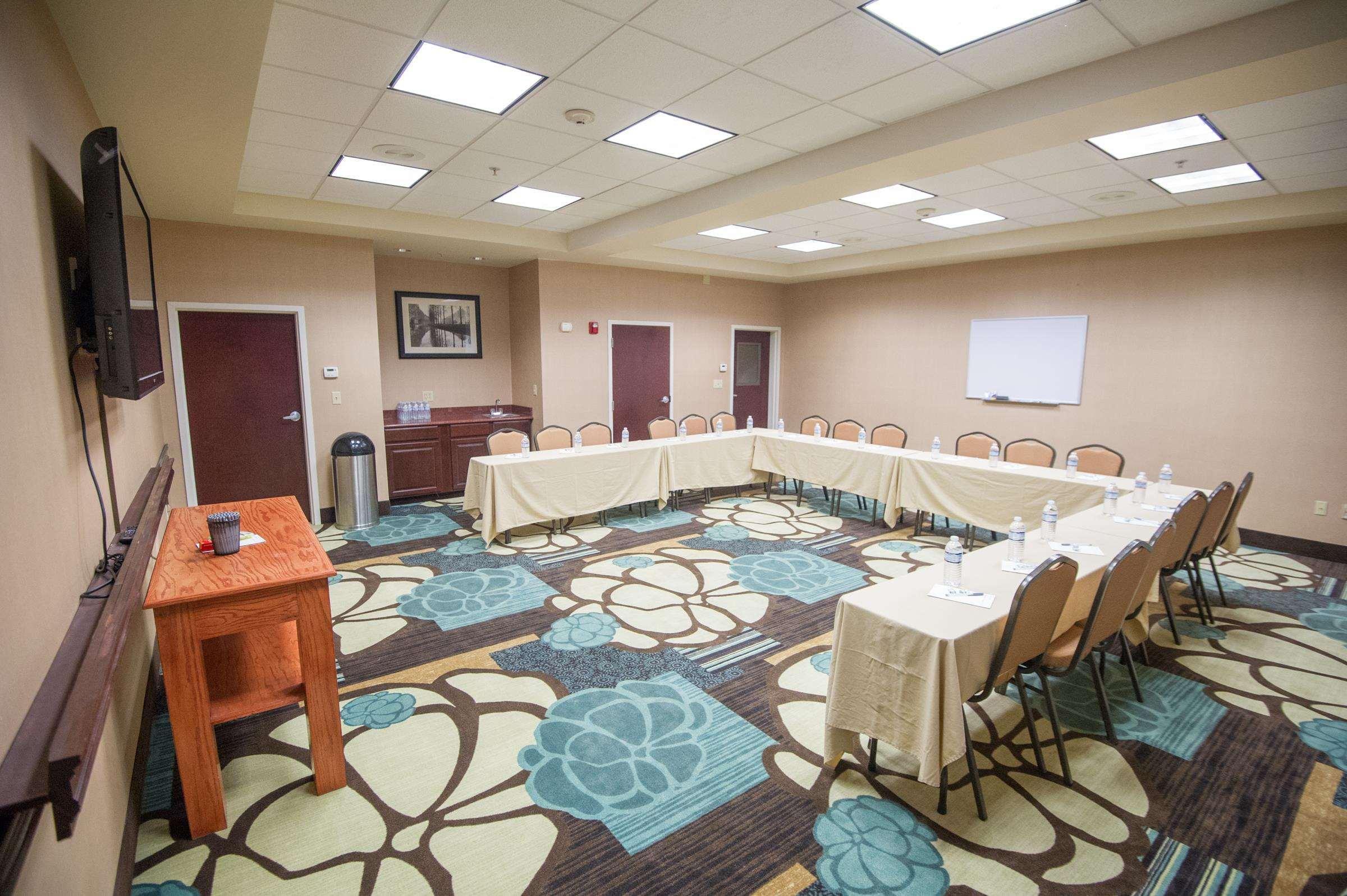 Hotel Hampton By Hilton Brattleboro Extérieur photo