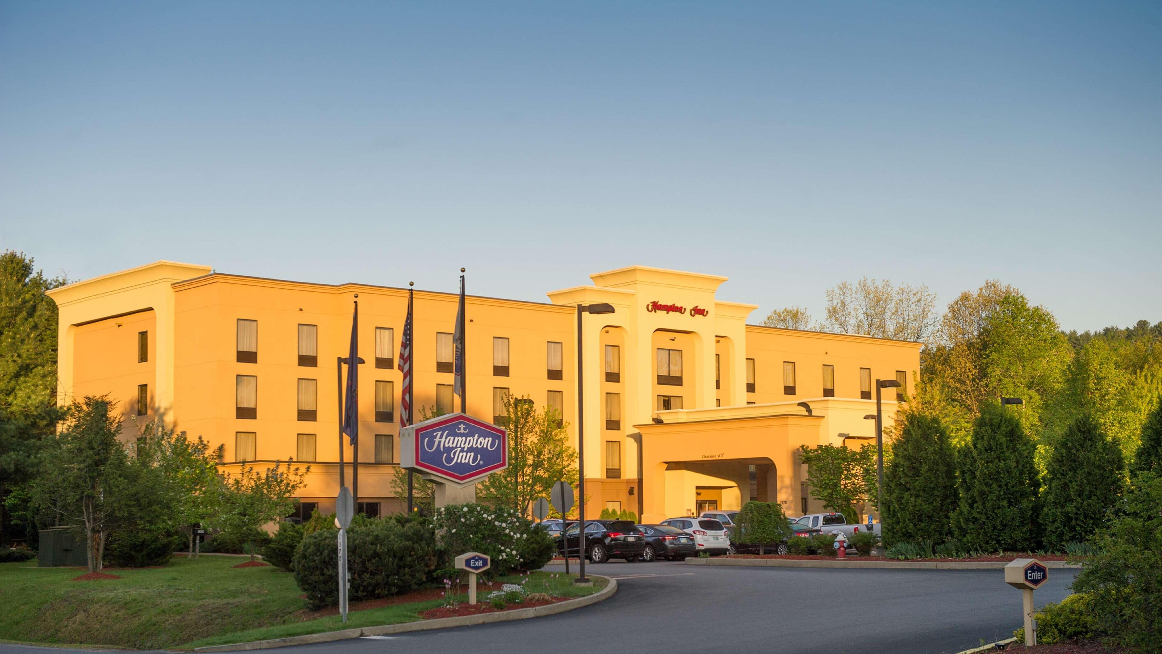 Hotel Hampton By Hilton Brattleboro Extérieur photo