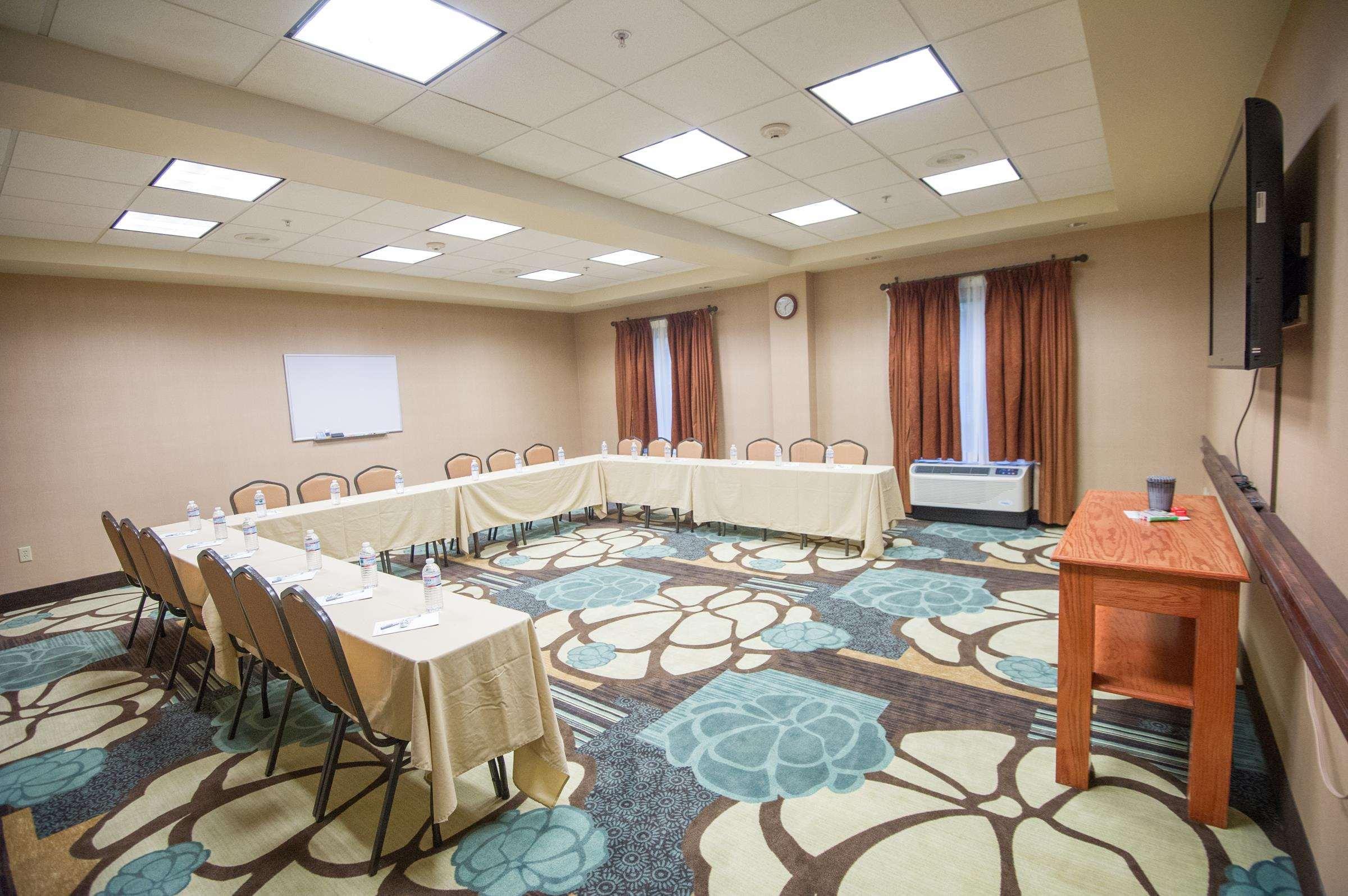 Hotel Hampton By Hilton Brattleboro Extérieur photo