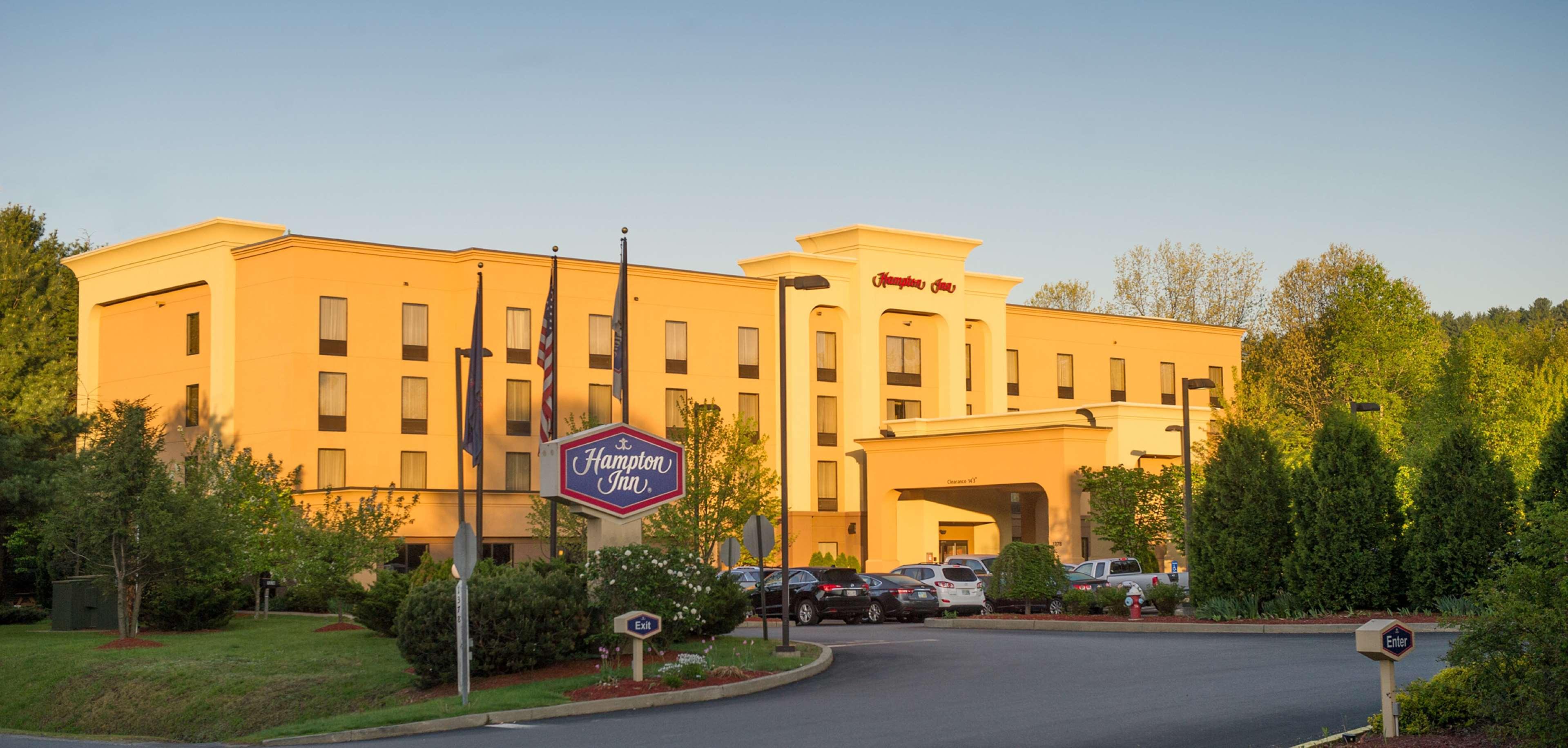 Hotel Hampton By Hilton Brattleboro Extérieur photo