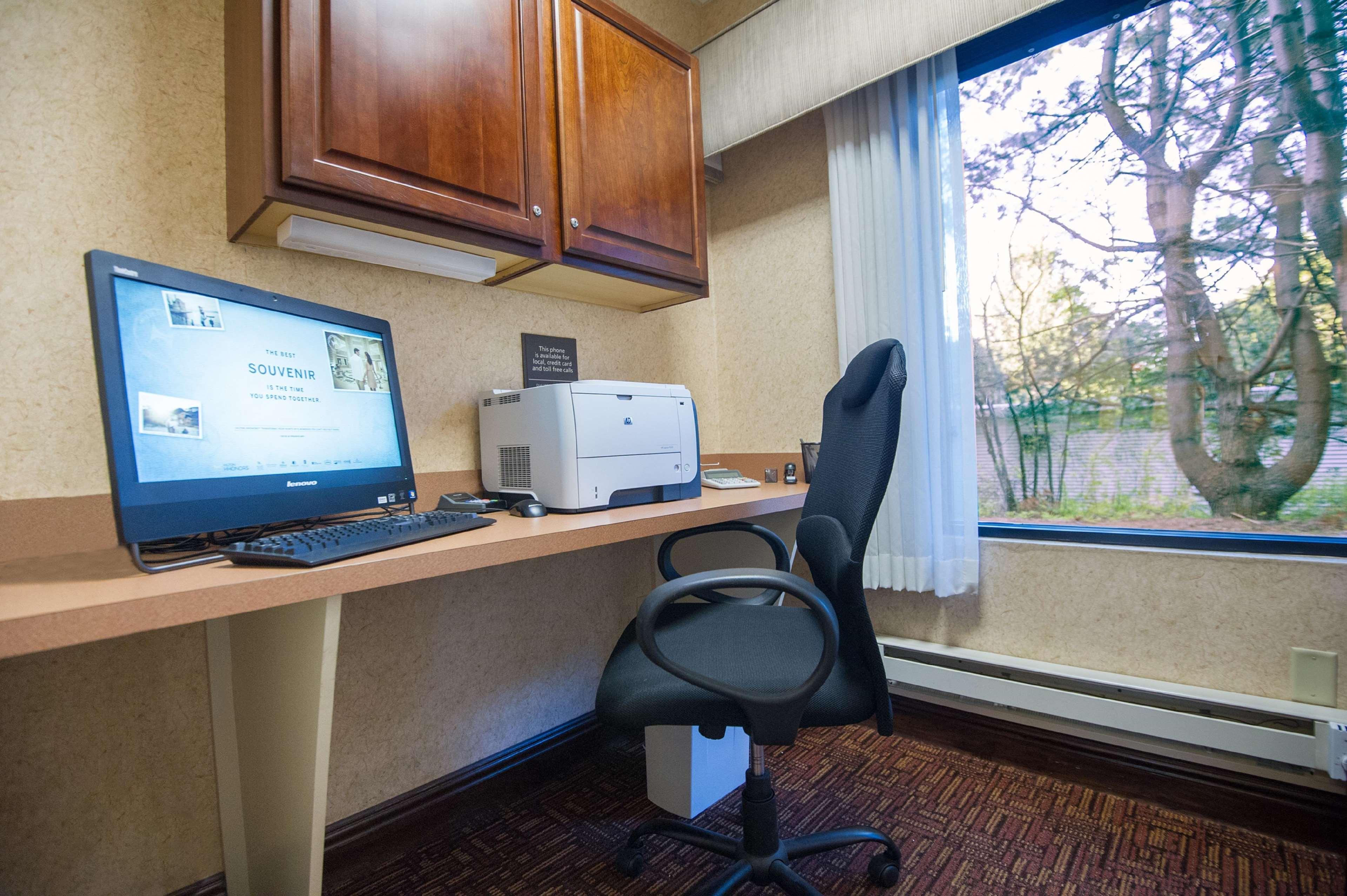 Hotel Hampton By Hilton Brattleboro Extérieur photo