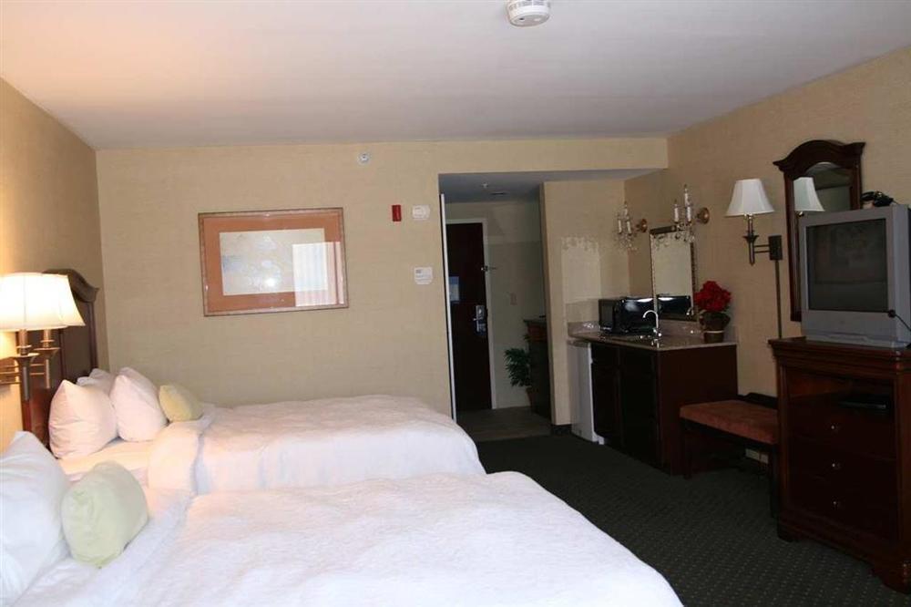 Hotel Hampton By Hilton Brattleboro Extérieur photo