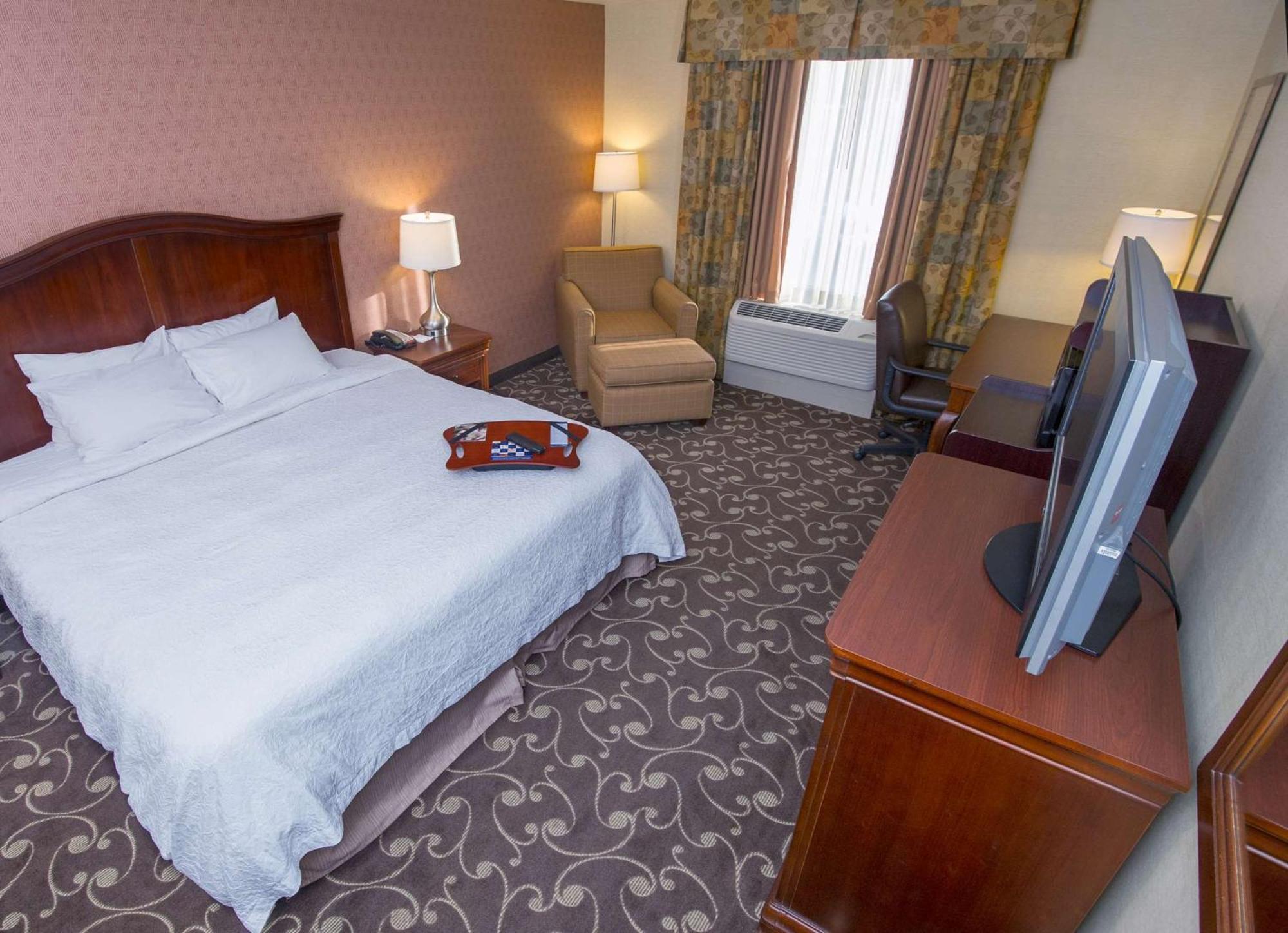 Hotel Hampton By Hilton Brattleboro Extérieur photo