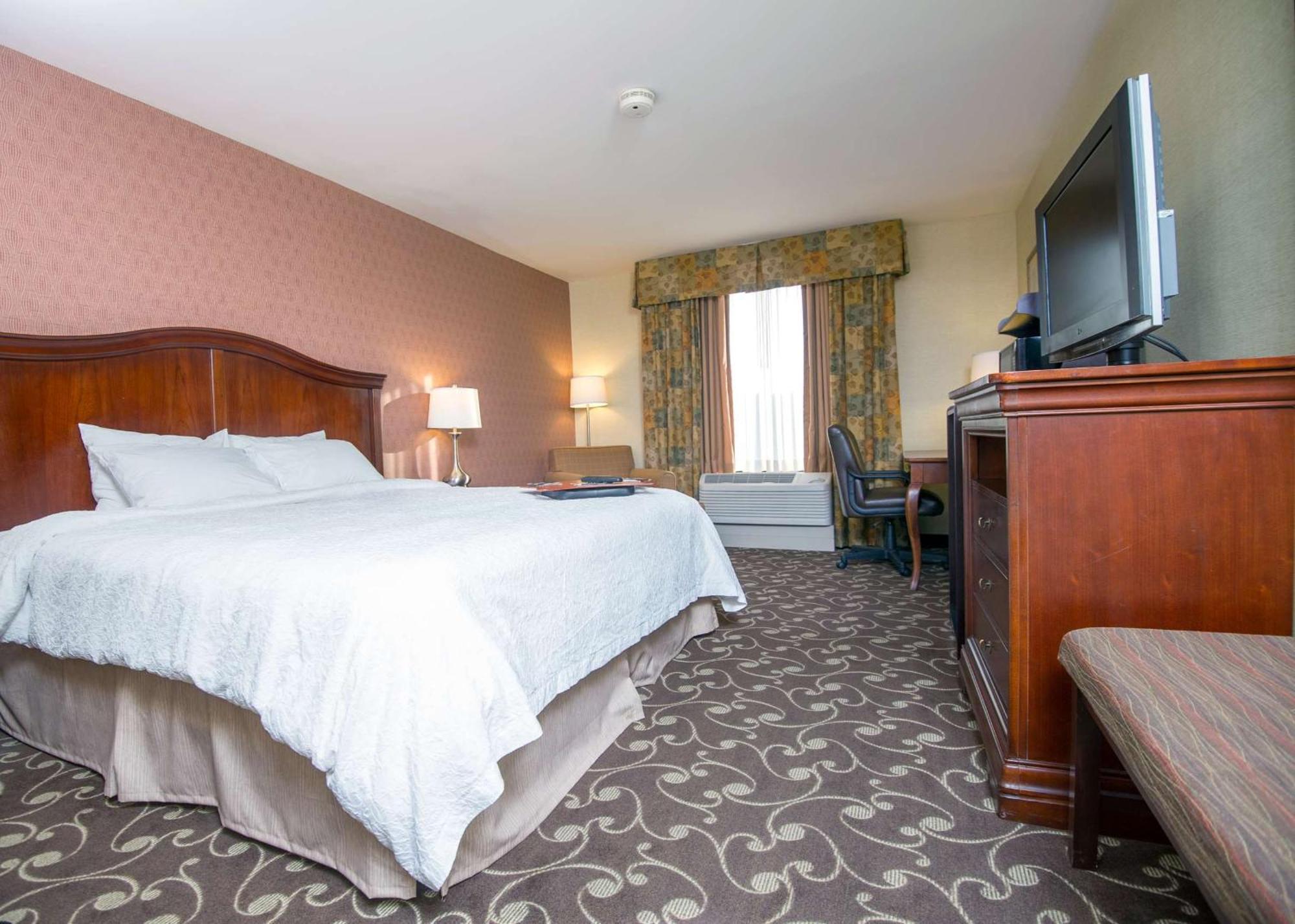 Hotel Hampton By Hilton Brattleboro Extérieur photo