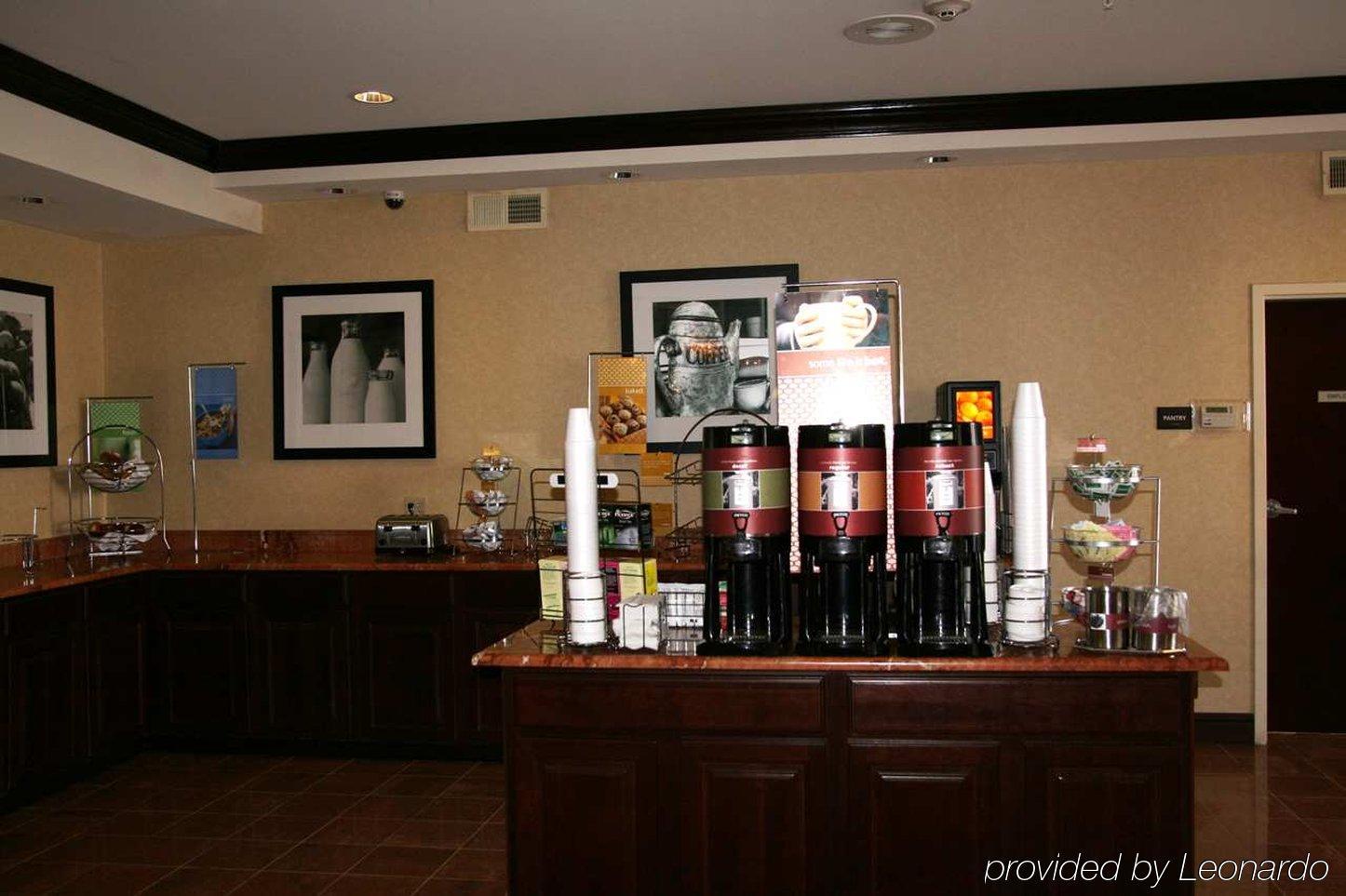 Hotel Hampton By Hilton Brattleboro Restaurant photo